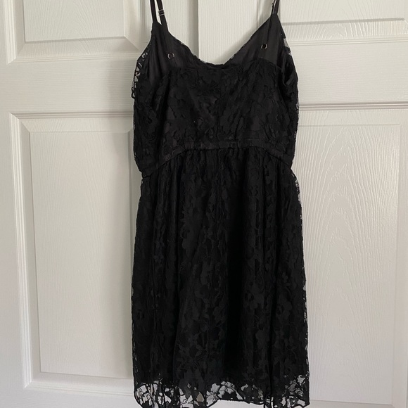 NWT H&M Lace Adjustable Straps MiniDress! Size 6 - Picture 7 of 13